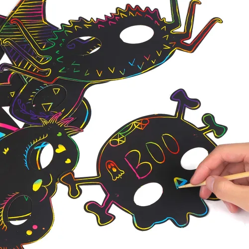 Vista 2 de CCINEE 36 máscaras de papel para rascar de Halloween, mágicas máscaras artísticas para raspar con cordones elásticos y lápiz capacitivo de madera