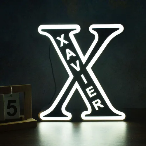 Vista 29 de Luz nocturna LED personalizada, con letra de marquesina, luces de acero, letrero de metal personalizado, luz de pared grabada con nombre