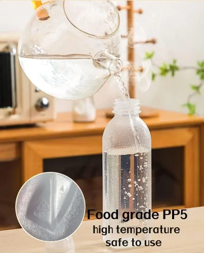 Vista 4 de Botellas exprimibles de condimentos de 10 onzas, paquete de 4 con tapa abatible, botellas de salsa con escala para aceite, salsa de tomate, agua