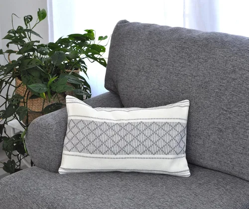 Vista 2 de Funda de almohada lumbar tejida de lujo, color gris/blanco roto, 12 x 20 pulgadas, funda de cojín para patio interior y exterior (una sola pieza)