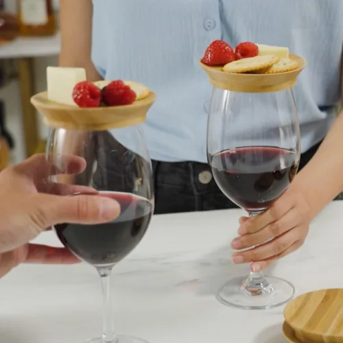 Vista 4 de True Platos de aperitivo de vidrio de bambú, cubiertas para tazas, cubiertas de madera para copas de vino, platos de cóctel para vino, accesorios