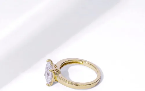 Vista 4 de Tienda Collection Anillo solitario de plata de ley chapada en platino o oro con circonita infinita de elementos