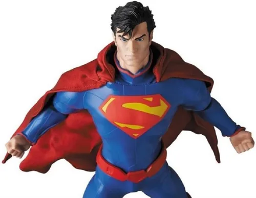 Vista 4 de Medicom DC Comics: Nueva figura de acción de Superman Real Hero 52