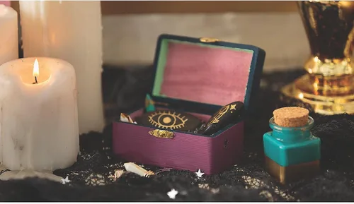 Vista 4 de Fun Express Cajas de madera con bisagras de bricolaje – Juego de 12 – Manualidades para niños – Haz cofres del tesoro, cajas de joyería, recipientes