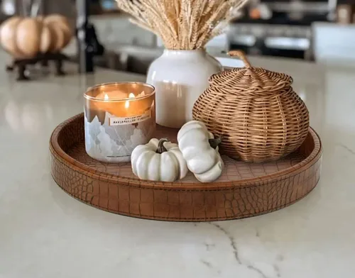 Vista 9 de HofferRuffer Bandeja Redonda de Servir de Cuero Sintético, Bandeja Decorativa de Alimentos de Cuero Croco Vegano para Almacenar Bebidas, Aperitivos