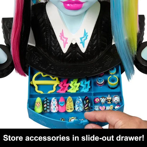 Vista 4 de Cabeza de muñeca Monster High Frankie Stein para peinado con más de 65 accesorios, incluyendo uñas para usar y compartir, horquillas, pinzas
