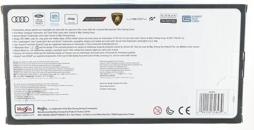 Vista 12 de Maisto 1:18 Scale Porsche 550A Spyder Diecast Vehicle, Silver