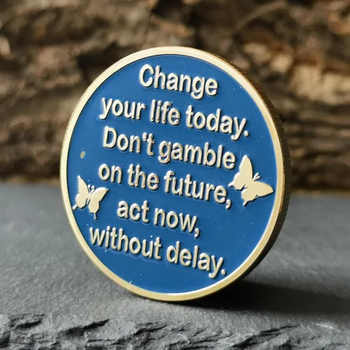 Vista 4 de El cambio es la moneda de desafío de medallón AA de sobriedad de mariposa de Essense of Life, cambia tu vida hoy