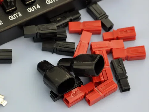 Vista 4 de F-1005 9 puertos 40A conector divisor de potencia Distribuidor Fuente Strip, 1 Entrada y 8 Salida.