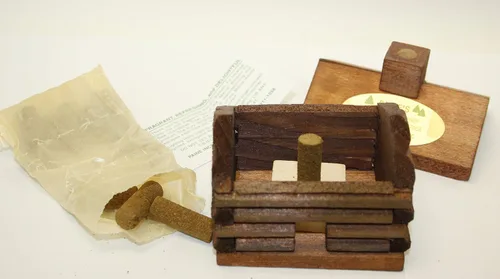 Vista 5 de Quemador en forma de cabaña Paine's 10 sahumerios de bálsamo de incienso de abeto