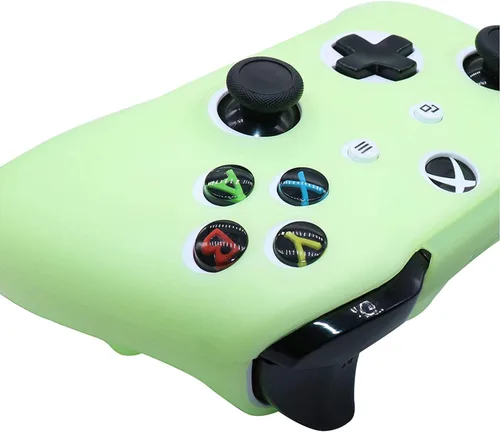 Vista 3 de Controller Skins - Funda protectora de silicona que brilla en la oscuridad para mando Xbox One + 6 Grips Accesorios que brillan en la oscuridad.