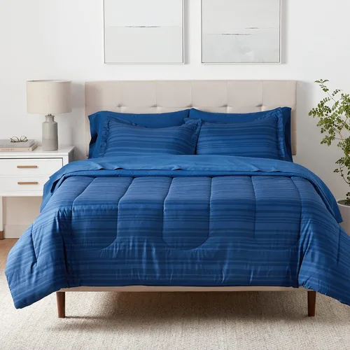 Vista 23 de Amazon Basics - Juego de edredón Twin/Twin XL con sábanas, juego de ropa de cama de 5 piezas, microfibra ligera azul Calvin a rayas, en una bolsa