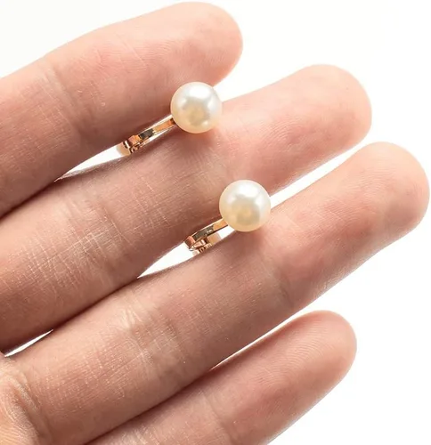 Vista 6 de ADAIER Aretes de tuerca chapados en oro de 24 quilates con perlas de agua dulce de 0.315 pulgadas (0.315 in), joyería de orejas sin perforar