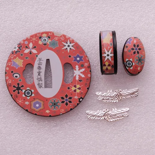 Iron Tsuba & Alloy Samurai Fuchi Kashira Menuki - Exquisito diseño floral tallado a mano, accesorios antiguos de espada katana japonesa para artes