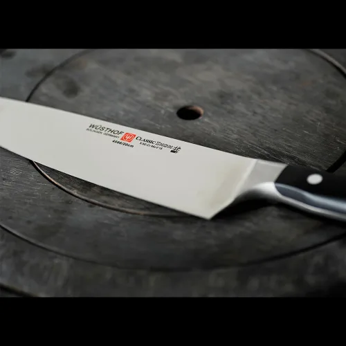 Vista 6 de Cuchillo clásico de cocinero Wusthof de Ikon., CLASSIC IKON 8" Cooks/Chef Knife - 4596-7/20, 8 pulgadas, Negro