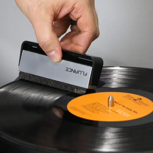 Vista 8 de Fluance Kit de limpieza de discos de vinilo y aguja con cepillo 2 en 1 de fibra de carbono antiestática y terciopelo suave LP y cepillo para aguja