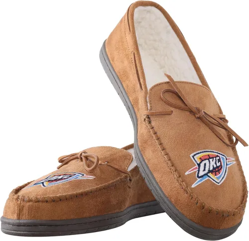 Vista 9 de FOCO Pantuflas tipo mocasín con logotipo del equipo de la NBA para hombre