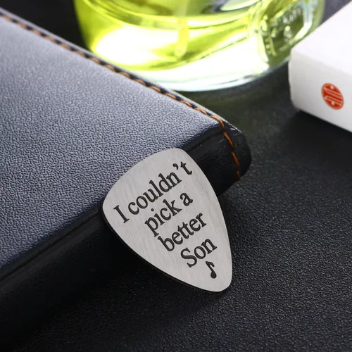 Vista 3 de Regalo de joyería con púa de guitarra "I Couldn't Pick A Better Son", regalo para hijo de mamá, papá, músico