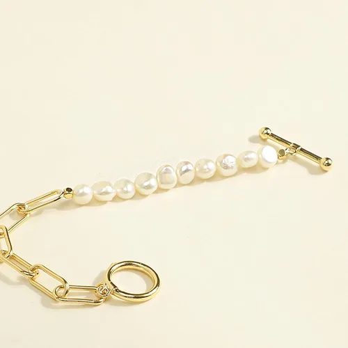 Vista 6 de Cowlyn Pulsera de perlas con clip de papel, cadena de eslabones de cultura barroca chapada en oro de 14 quilates, delicada pulsera hecha a mano