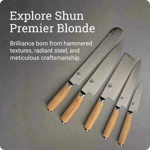 Vista 6 de Shun Premier Blonde 5.5" Cuchillo Santoku, Cuchillo japonés multiusos artesanal y afilado a mano, núcleo VG-MAX con revestimiento de acero