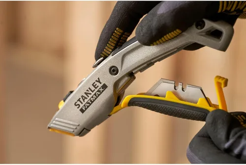 Vista 6 de Stanley 0-10-789 2 en 1 - Cuchillo de cierre a presión "Xtreme", color gris