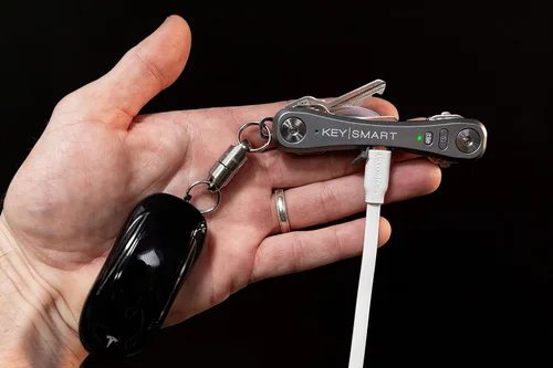 Vista 4 de KeySmart MagConnect Magnetic Quick Release Keychain, Secure Pull-Apart Key Attachment Accessory for Bags, Belt, Car Key Fob