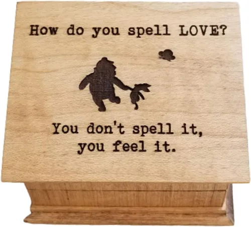 Regalo para hija, caja de música de oso Winnie the Pooh con amor en la parte superior, la personalización en la parte inferior está disponible con