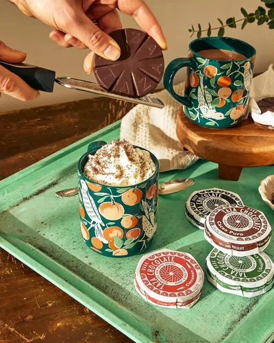 Vista 9 de Taza Chocolate Orgánico Mexicano Disco 50% Chocolate Negro, Canela, 2.7 onzas (12 unidades), Vegano