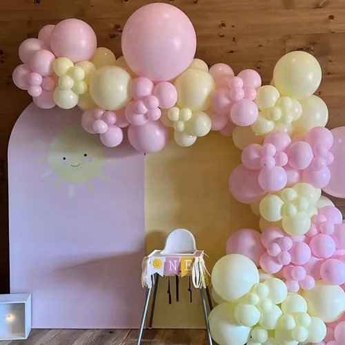 Vista 3 de Kit de arco de guirnalda de globos de color rosa pastel y amarillo de 143 piezas, kit de arco de globos rosa macarrón y amarillo para decoración
