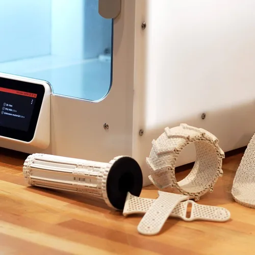 Vista 6 de Caverna™ ST - Filamento elastomérico microporoso para impresora 3D de grado profesional de 0.112 in, 17.64 oz; imprime piezas elásticas, suaves