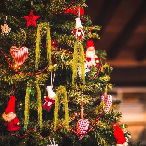 Vista 3 de WILLBOND 5000 hebras doradas de oropel de carámbano de Navidad para decoración de árbol de Navidad, cortina de flecos de papel metálico de 18
