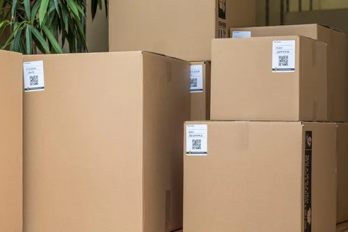 Vista 3 de Caja corrugada para guardarropa Duck Brand, 2844853, de 24 x 24 x 34 pulgadas (largo x ancho x alto), Marrón