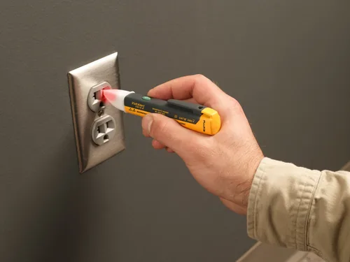 Vista 3 de Fluke Probador de voltaje sin contacto VoltAlert 1AC II, tamaño de bolsillo, 90-1000 V CA, Beeper audible, clasificación CAT IV