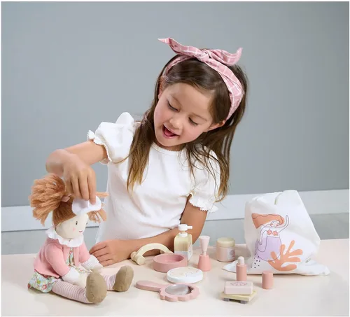 Vista 2 de Tender Leaf Toys - Set de Retiro de Spa - Set de Juguetes de Juego de 20 Piezas de Madera para Simular el Cuidado Personal con Bolsa de Cordón