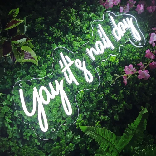 Vista 2 de Letrero de neón con texto en inglés "Yay it is nail day", letrero de neón de uñas, decoración de salón de uñas, señalización de bienvenida abierta