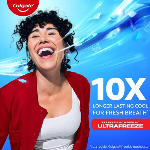 Vista 3 de Colgate MaxFresh Pasta de dientes con flúor, tamaño de viaje, menta, paquete de 24 unidades, 1 onza Mini Fresh Breath Toothpastes, Bulk