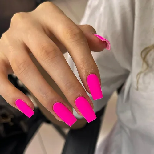 Vista 107 de Uñas postizas a presión negras de longitud media y forma cuadrada, Xcreando uñas postizas acrílicas estilo ataúd de longitud media, uñas adhesivas