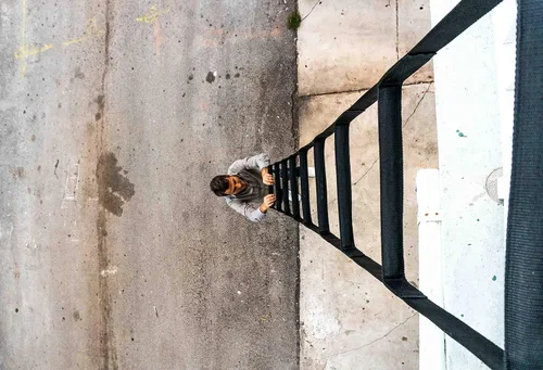 Vista 7 de ISOP Escalera de extensión de 10 pies, fabricada en Estados Unidos, escalera de cuerda de nailon con ganchos de resorte, ligera, duradera