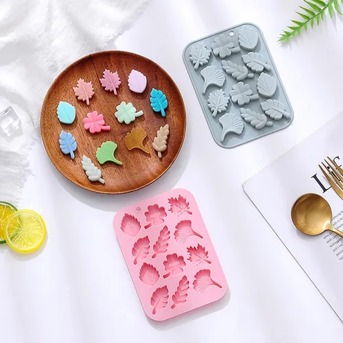 Vista 7 de Molde de silicona para fondant de caramelo de chocolate con hojas de otoño, molde en forma de cerebro 3D de 12 agujeros, molde de galletas