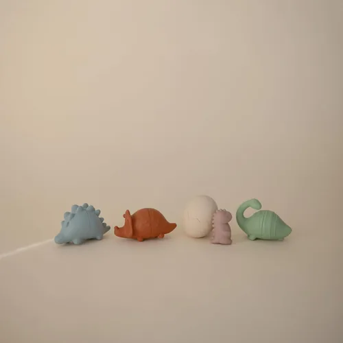 Vista 2 de mushie Juego de juguetes de baño de dinosaurio para niños pequeños, 100% silicona de grado alimenticio, sin moho, paquete de 5