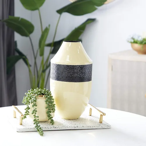 Deco 79 Florero de metal con revestimiento de esmalte, 7 x 13 pulgadas, color blanco