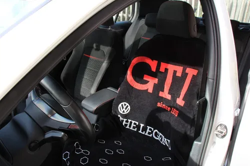 Vista 4 de BRISA VW Collection - Toalla de baño de playa Volkswagen en diseño GTI (GTI The Legend/negro)