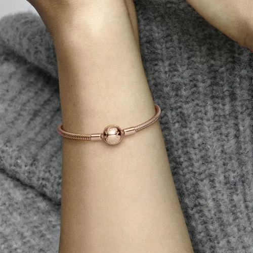 Vista 7 de Pandora - Brazalete de serpiente, brazalete con dijes, joyería Smooth Moments