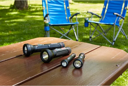 Vista 2 de Coleman LED Flashlight with Enhanced Battery Protection, Water-Resistant, Batteries Last up to 25% Longer Than Other Flashlights, Great for Camping