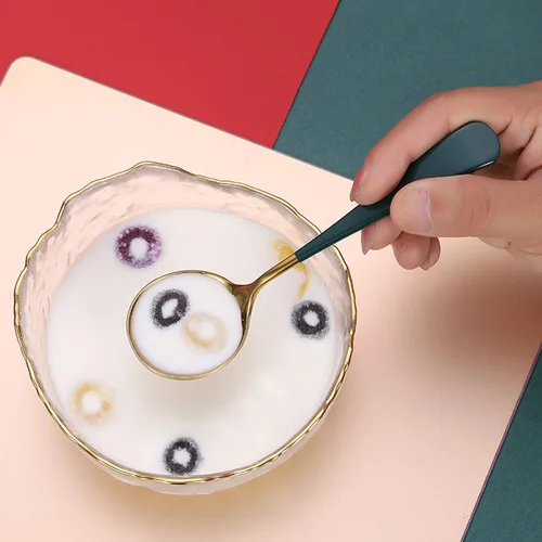 Vista 5 de Cucharas de sopa de metal, cucharas de acero inoxidable para sopa, redondas, coloridas, cucharas gruesas y de mango corto, cuchara de mesa de 6.3