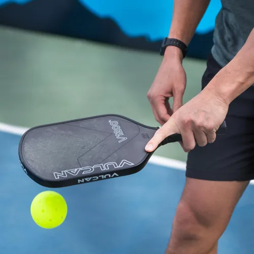 Vista 2 de Vulcan Pelota oficial de pickleball VPRO Flight Outdoor de The PPA Tour & MLP Paquete de bolas de 3, 6, 12, 36 y 100 Amarillo de alta