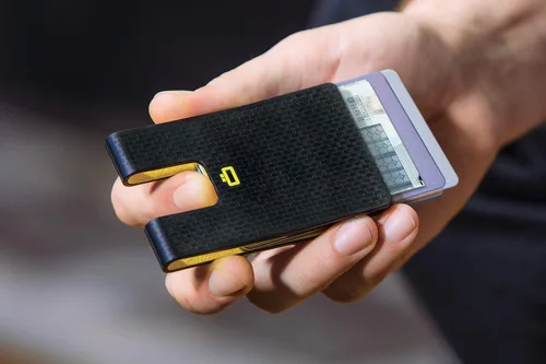 Vista 3 de ÖGON -DESIGNS- Tarjetero ultradelgado con clip para tarjetas y efectivo, cartera con bloqueo RFID, efecto policarbonato de carbono, Efecto Carbono