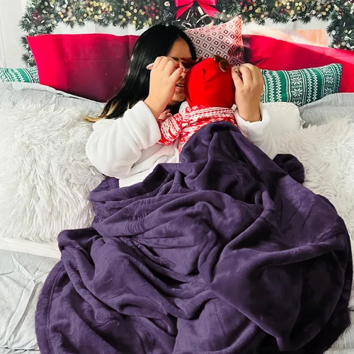 Vista 47 de Bedsure - Manta de vellón, tamaño queen, suave, ligera, afelpada, mullida, acogedora, de microfibra de lujo, color gris claro, 90 x 90 pulgadas