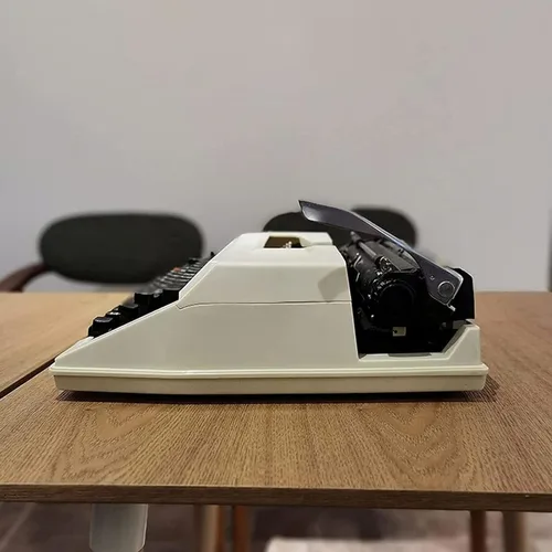 Máquina de escribir manual KK321 - Diseño portátil clásico para escritura fácil de usar - Incluye juego de cintas - Máquina de escribir estilo