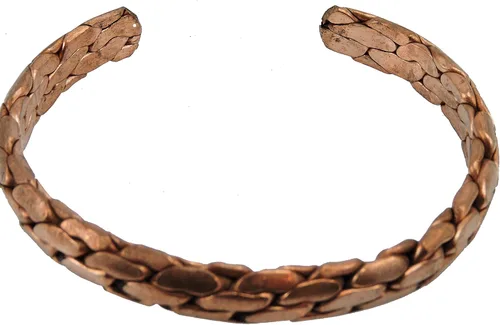 Vista 3 de Pulsera medicinal tibetana de cobre hecha a mano en Nepal